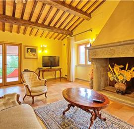 5 Bedroom Villa with Pool near Gubbio in Umbria, Sleeps 10